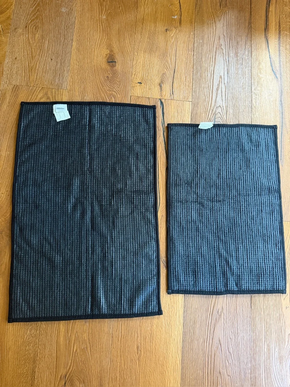 Room Essentials Everyday Black Chenille Bath rug Mats - Set of 2